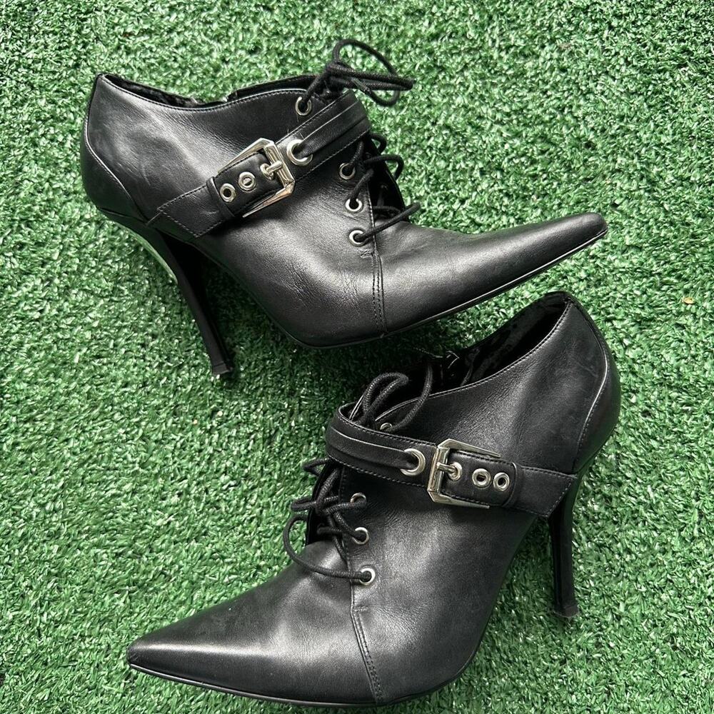 Stunning vintage guess by marciano ankle boot